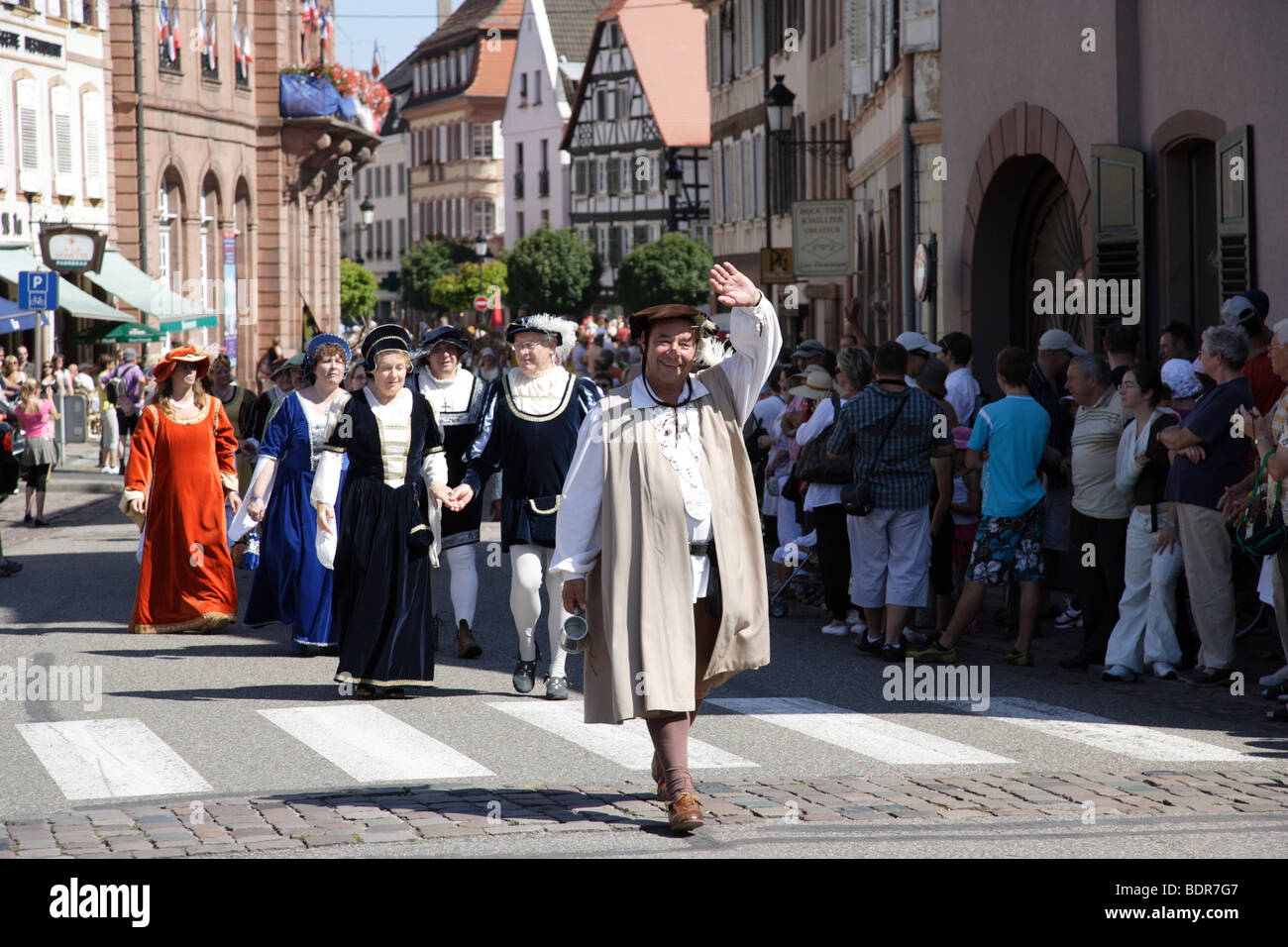 Procession médiévale à Wissembourg Banque D'Images