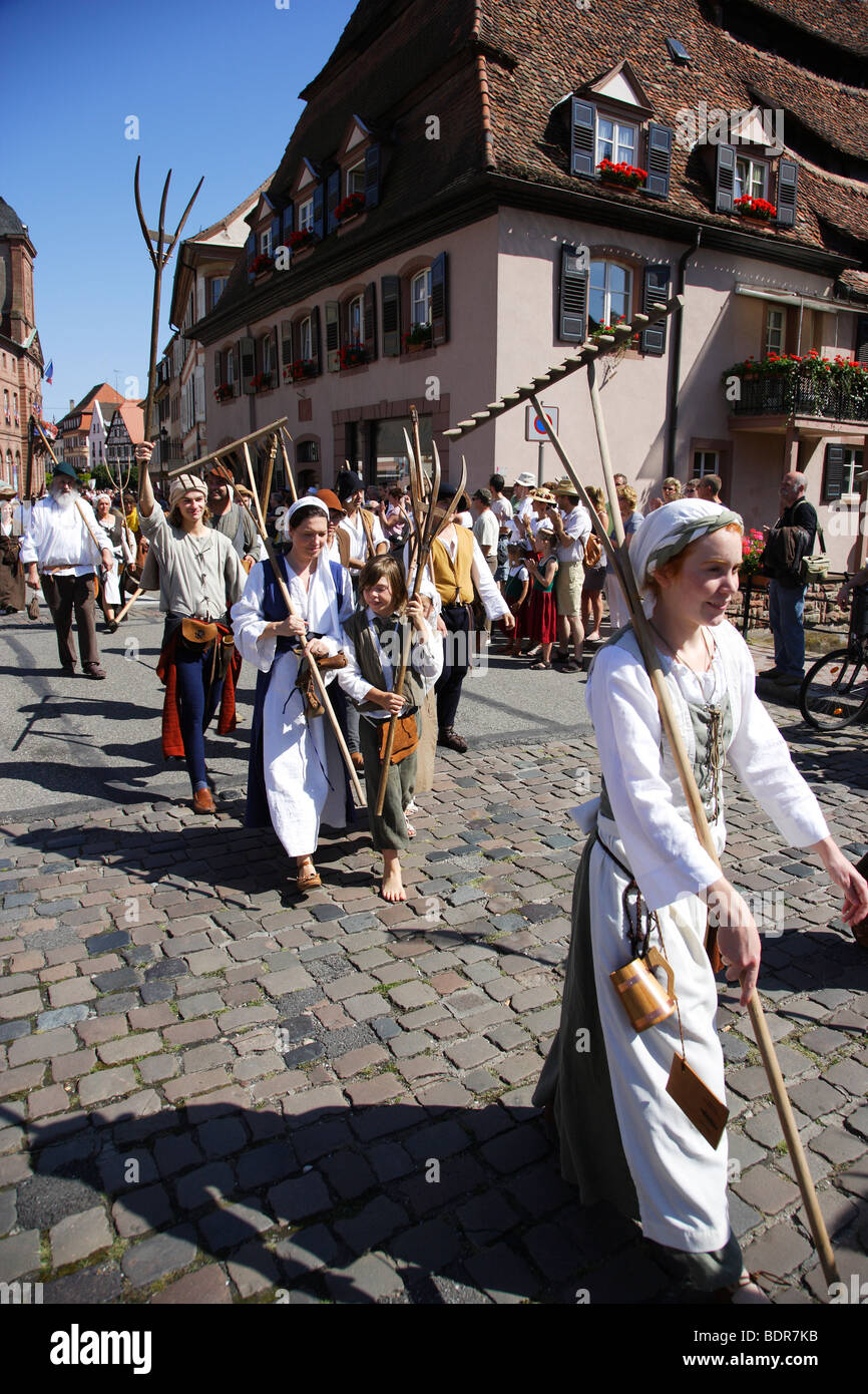 Procession médiévale à Wissembourg Banque D'Images