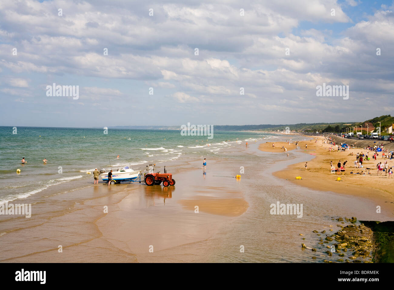 Village côtier de Verville Sur Mer en Basse-Normandie, France. Également connu sous le nom de Omaha Beach, le site du débarquement du jour. Banque D'Images