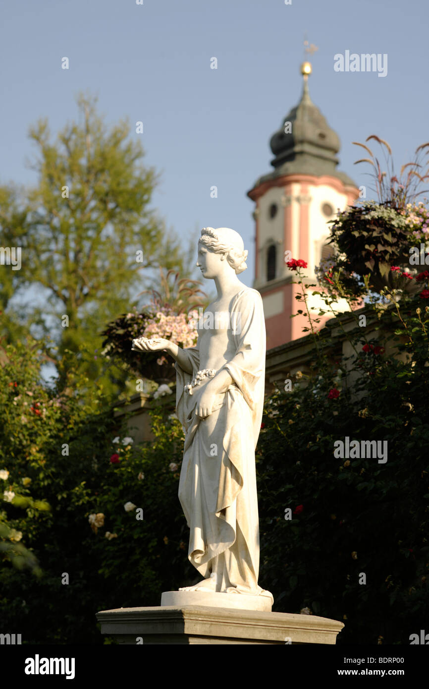 Statue dans le jardin de roses de l'île de Mainau, le lac de Constance, dans le comté de Konstanz, Bade-Wurtemberg, Allemagne, Europe Banque D'Images