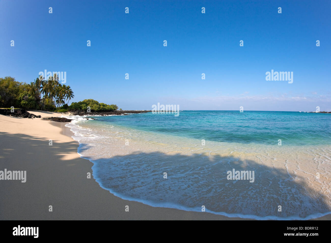 Une plage à Mahaiula vide Kekaha Kai State Park près de Kailua Kona, Hawaii Banque D'Images