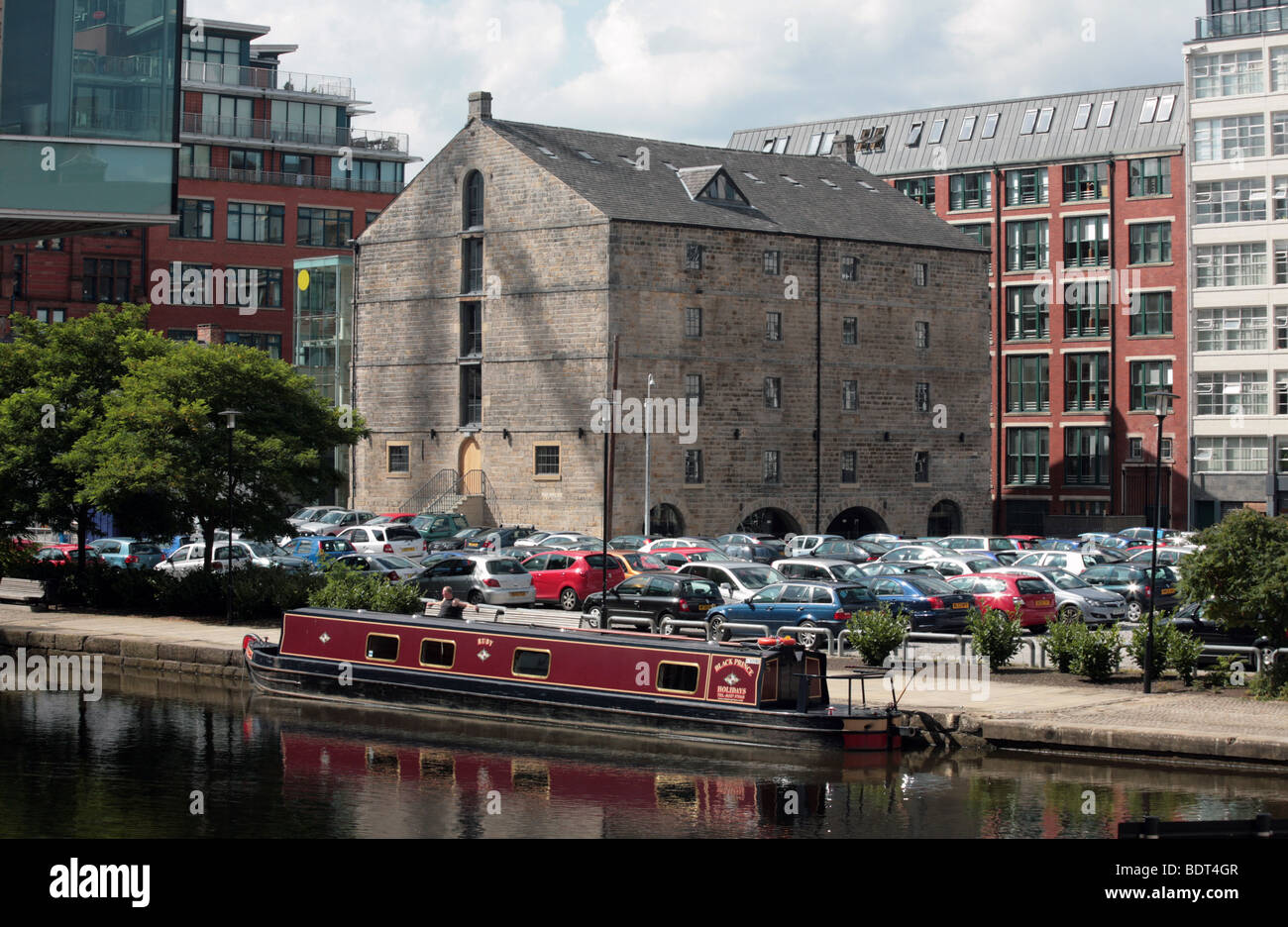 Entrepôt converti par le canal de Rochdale en Angleterre Manchester Piccadilly Banque D'Images