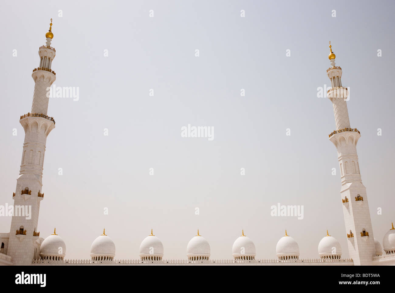 Mosquée Sheikh Zayed Bin Sultan Al Nahyan, Abu Dhabi. Troisième plus grande mosquée au Moyen-Orient Banque D'Images