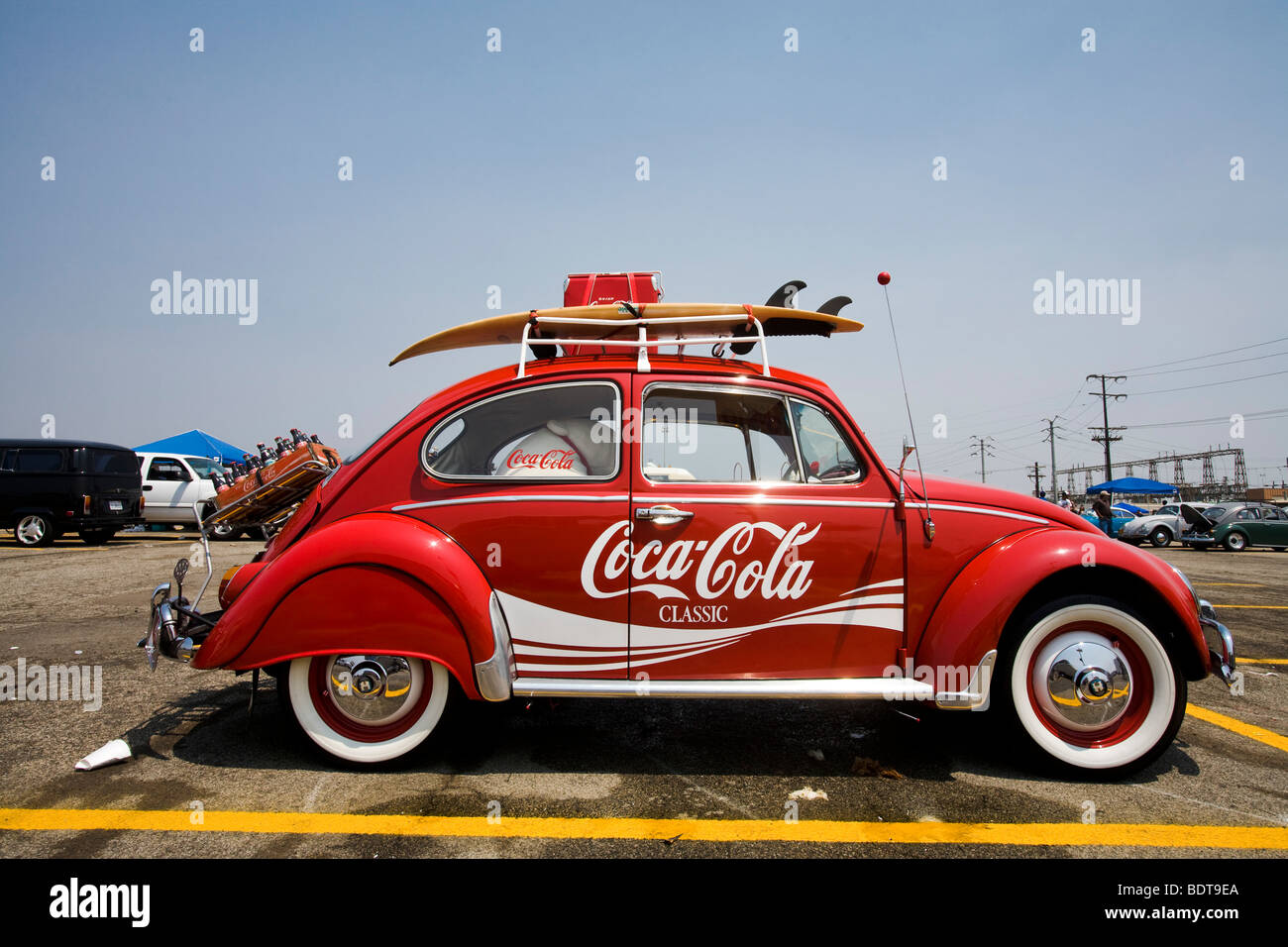 VW Coccinelle avec Coca Cola logo, Pomona Swap Meet pour l'antique automobile, un amateur, Banque D'Images