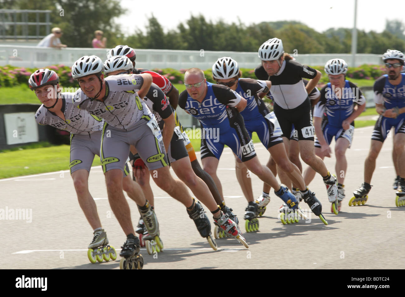 En patinage de vitesse de course en ligne dans une course de bienfaisance Banque D'Images