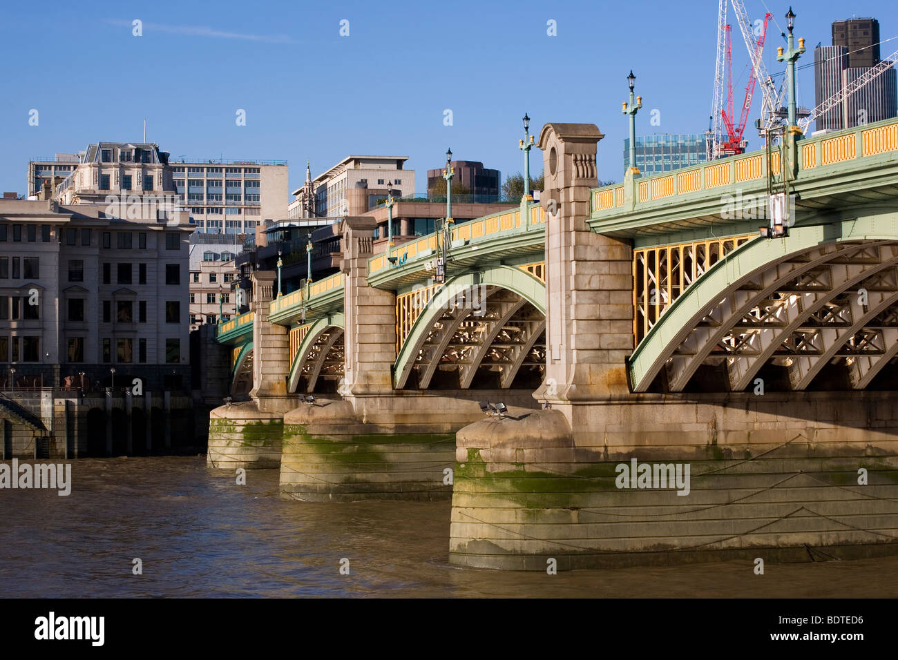 Southwark Bridge, London, England, UK Banque D'Images