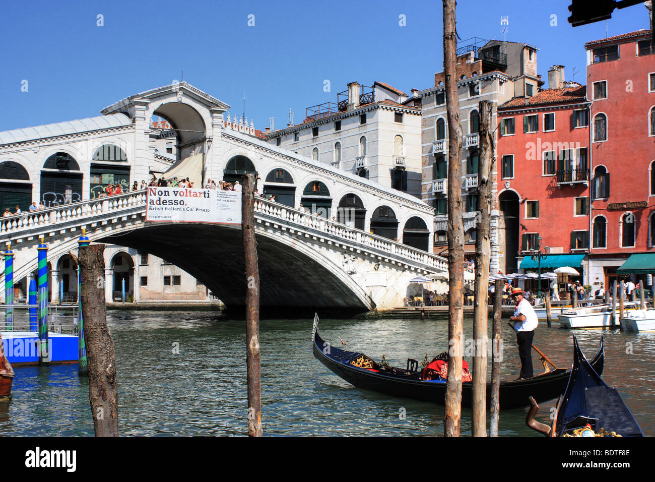 Ponte di Rialto (Pont du Rialto) sur le Grand Canal, Venise, Italie Banque D'Images