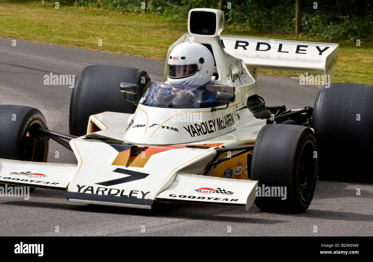 1973 McLaren-Cosworth M23 F1 voiture avec chauffeur Philip Mauger à Goodwood Festival of Speed course, Sussex, UK. Banque D'Images
