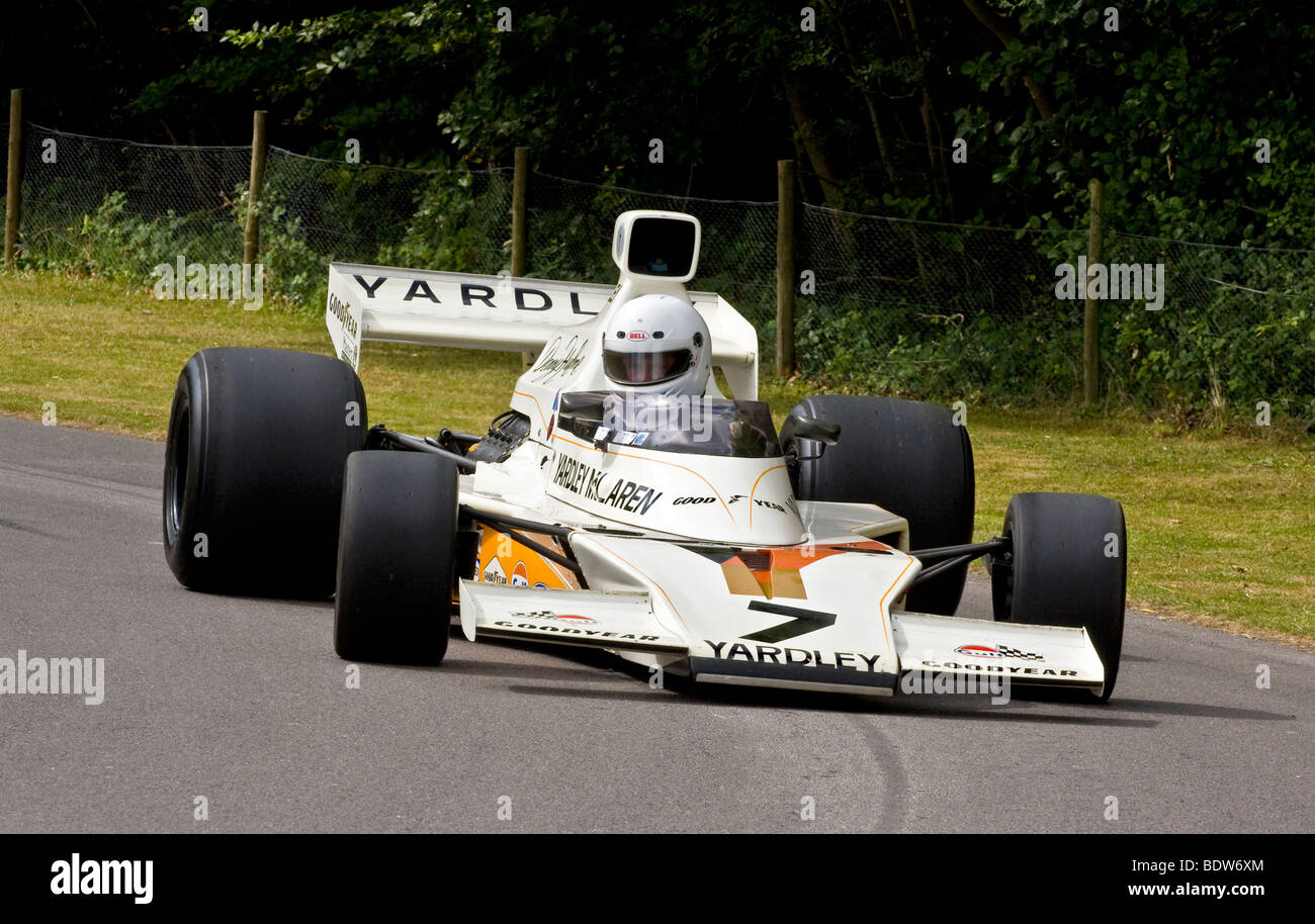 1973 McLaren-Cosworth M23 F1 voiture avec chauffeur Philip Mauger à Goodwood Festival of Speed course, Sussex, UK. Banque D'Images