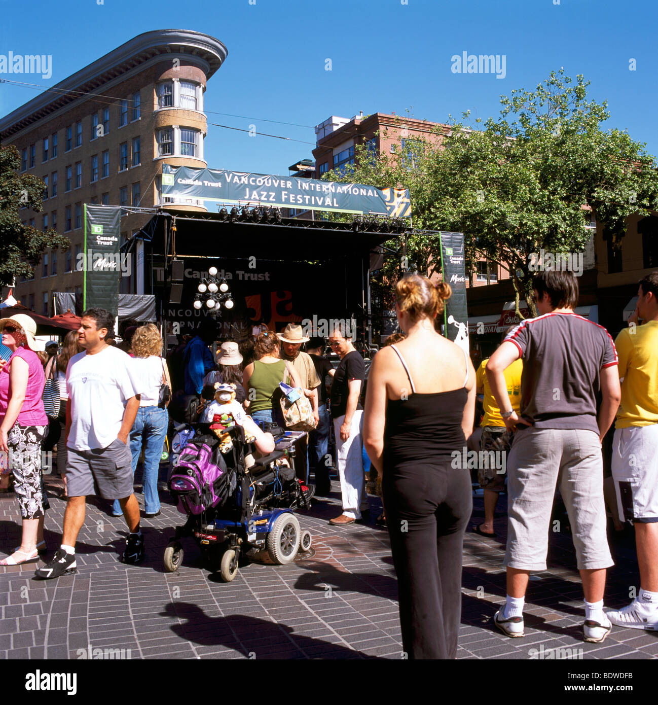 Gastown, Vancouver, BC - Colombie-Britannique, Canada - Festival International de Jazz de Montréal, l'auditoire à l'écoute, regarder Music Performance Banque D'Images