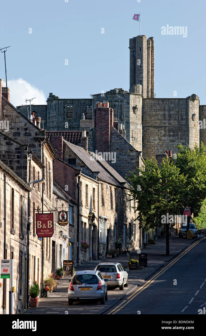 Village et château de Warkworth, Northumbria UK Banque D'Images