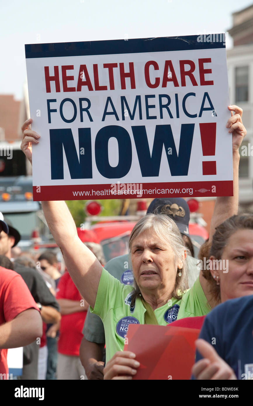 Indianapolis, Indiana - les membres de l'Union campagne pour la réforme des soins de santé au cours de la parade de la fête du Travail. Banque D'Images