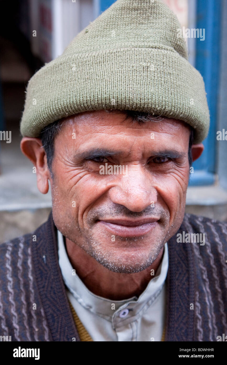 Katmandou, Népal. L'homme népalais et le chapeau Photo Stock - Alamy