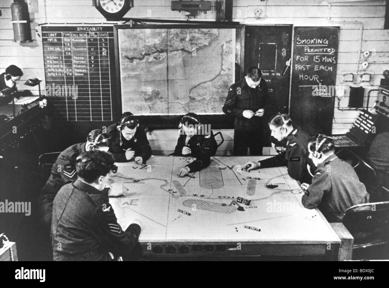 D-Day 1944 - à bord d'un chasseur britannique navire montrant la direction salle du filtre où l'information radar et radio a été coordonnée Banque D'Images