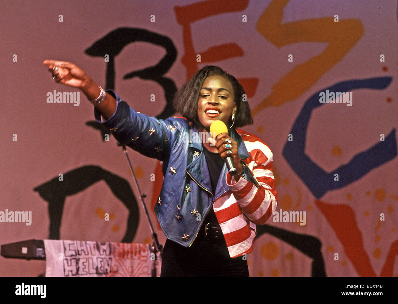 MICA PARIS - La chanteuse pop britannique environ 1990 Banque D'Images