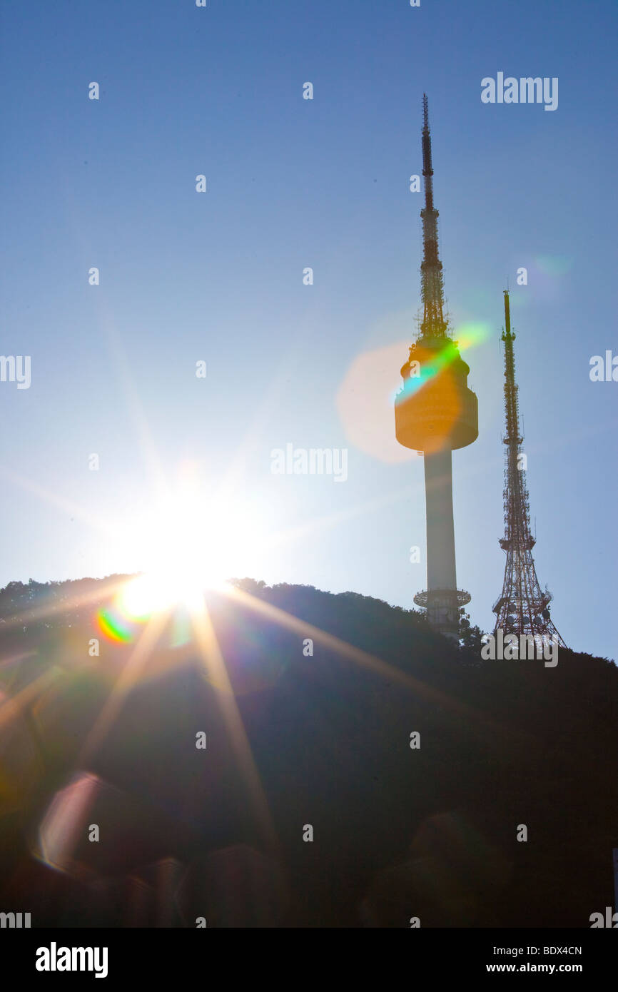 N Séoul tour dans le parc Namsan à Séoul en Corée du Sud Banque D'Images