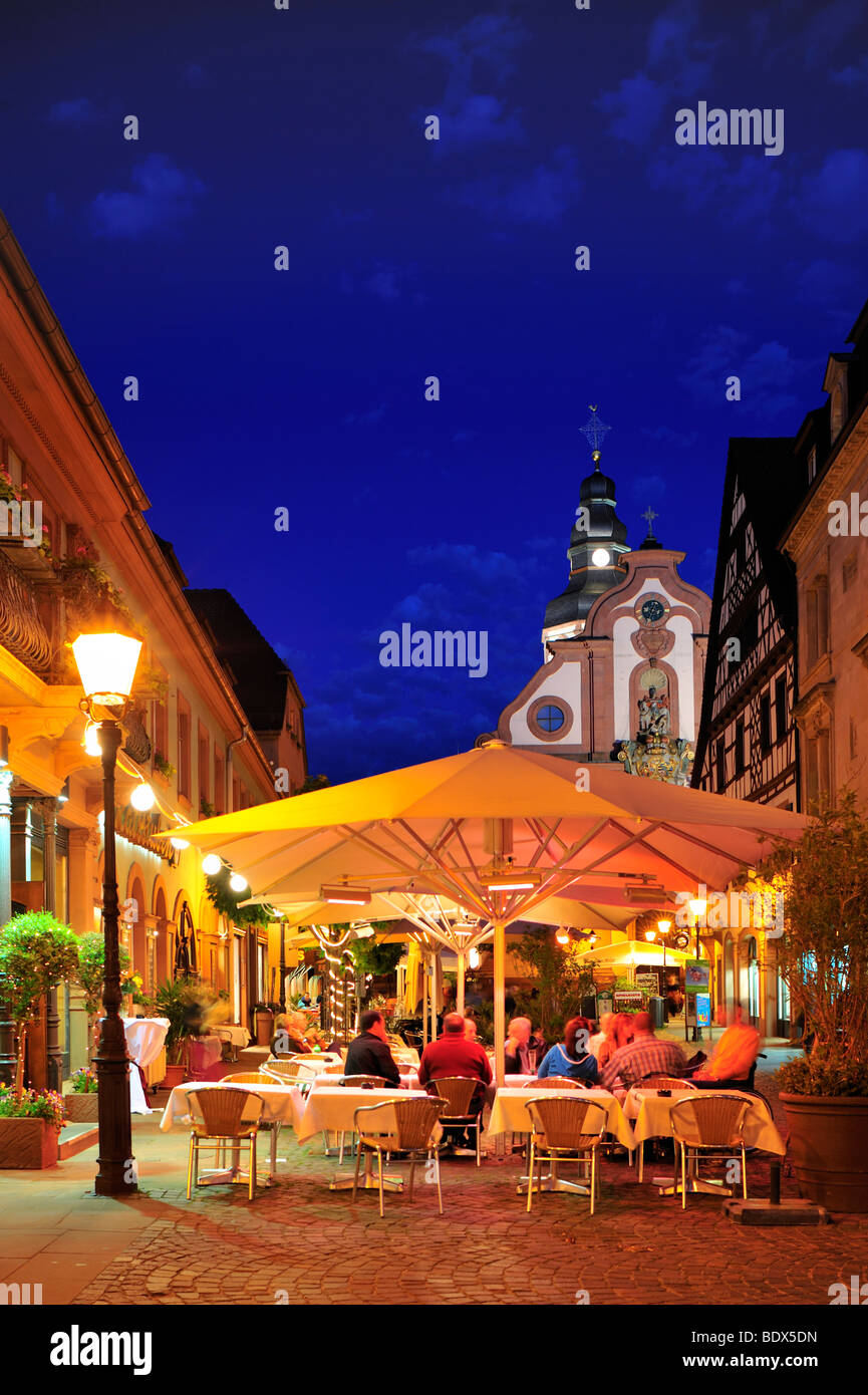 Place de l'église de Sankt Martinskirche Eglise Saint-Martin, Ettlingen, Forêt Noire, Bade-Wurtemberg, Allemagne, Europe Banque D'Images