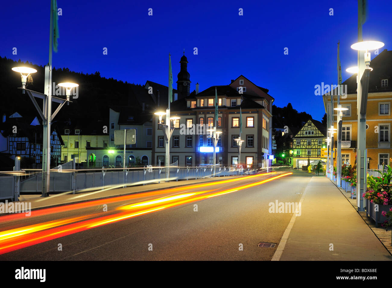 Stadtbruecke city bridge, Murg, Gernsbach, Forêt-Noire, Bade-Wurtemberg, Allemagne, Europe Banque D'Images