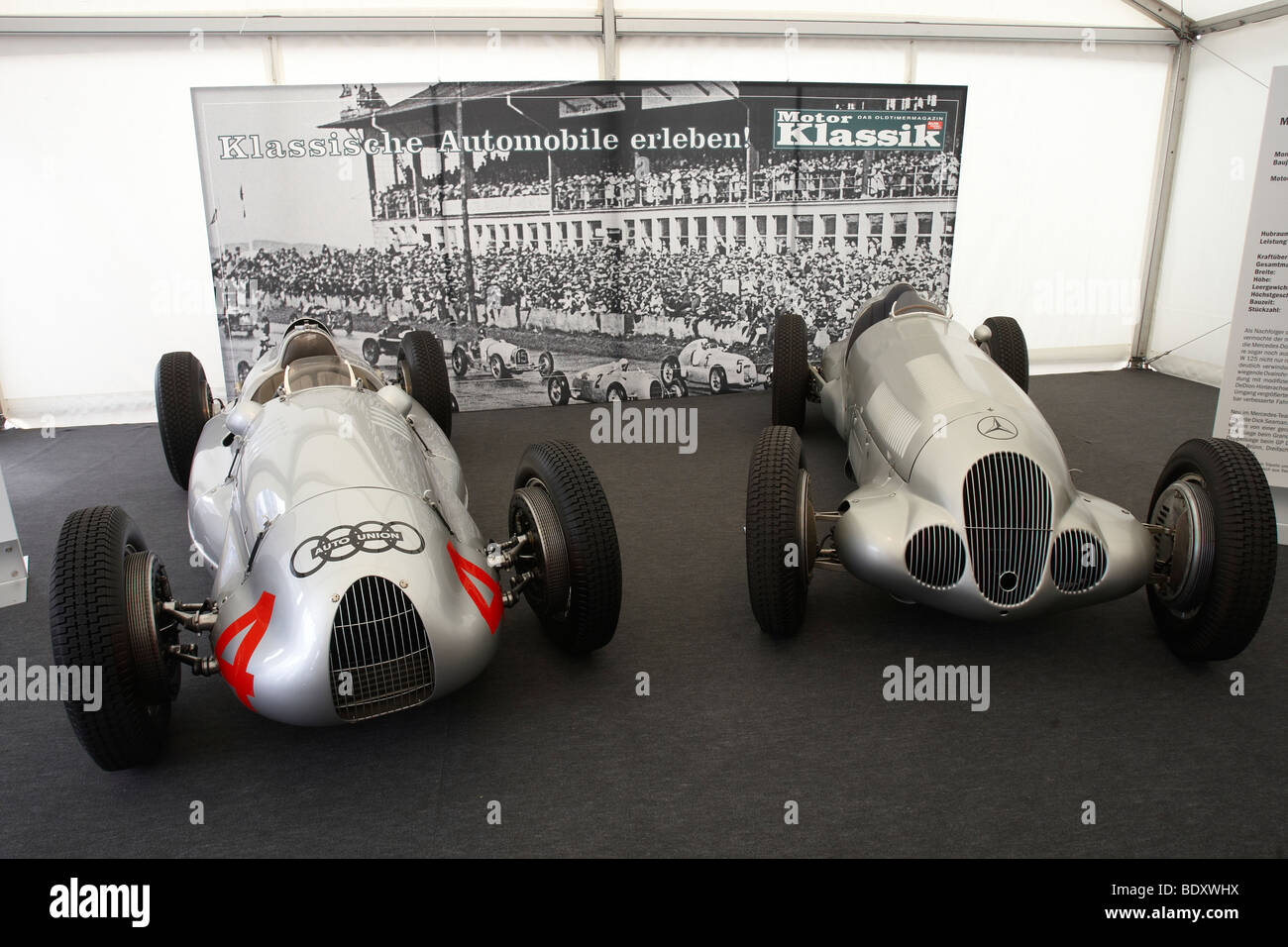 Mercedes-Benz W125 Silberpfeil, construit en 1937, et l'Auto Union type D, construit en 1938, l'AvD Oldtimer Grand Prix 2009, Nuerburg Banque D'Images