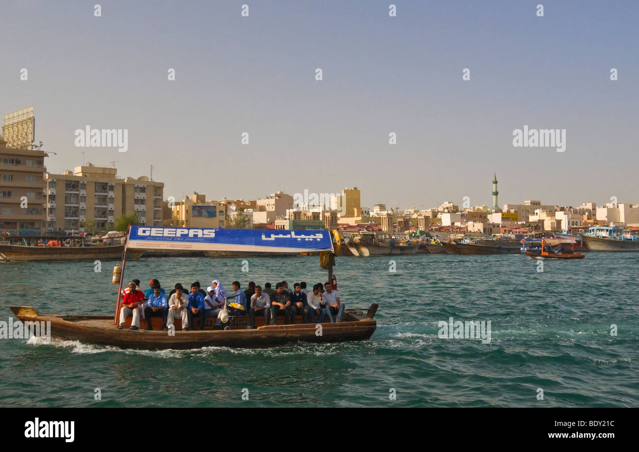 Bateaux dhow Taxi à Dubaï Creek Banque D'Images