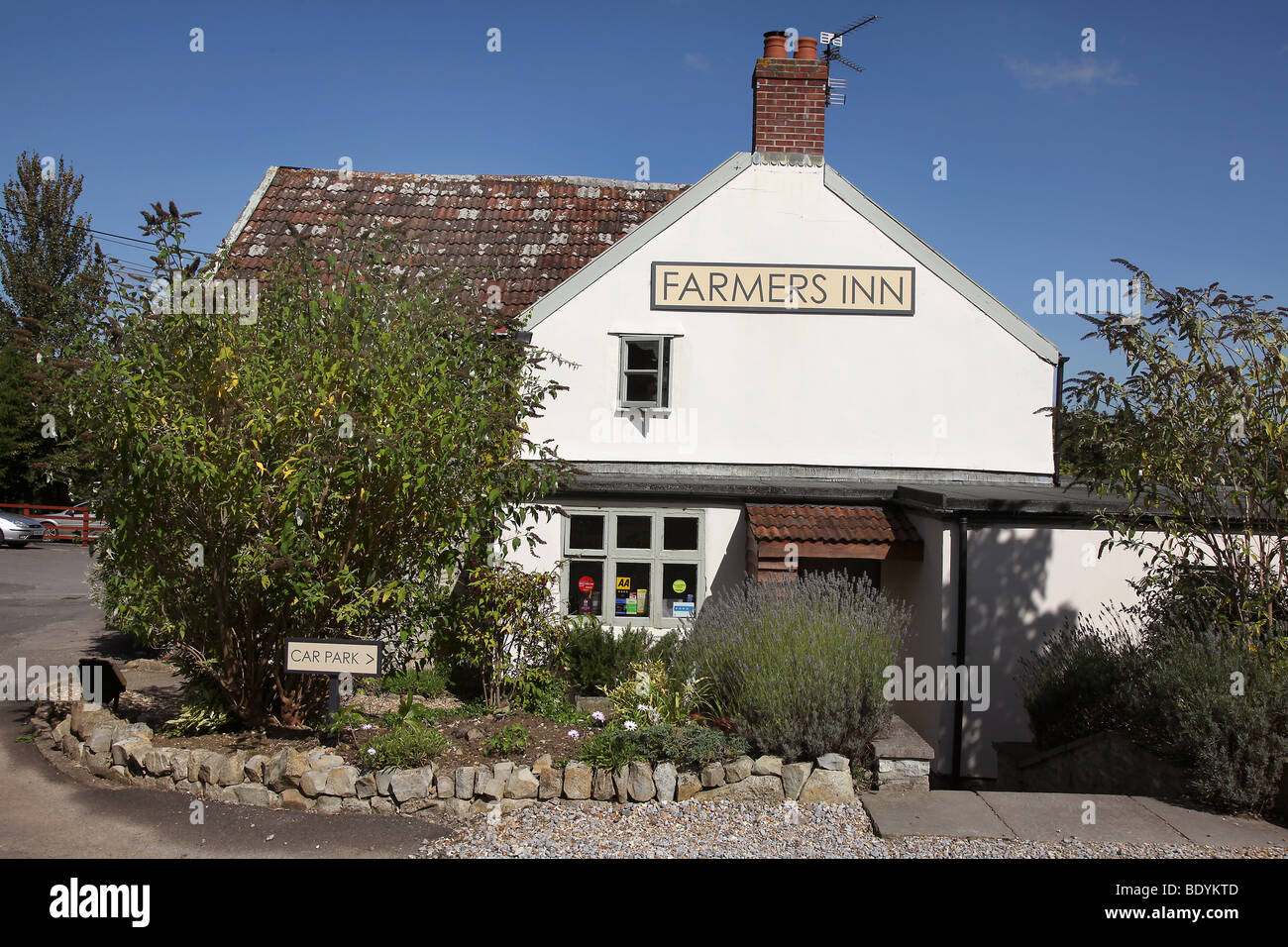 Photo par Mark Passmore. 06/09/2009. Vue générale des agriculteurs Inn, un pub gastro- dans l'ouest de Hatch, Somerset. Banque D'Images