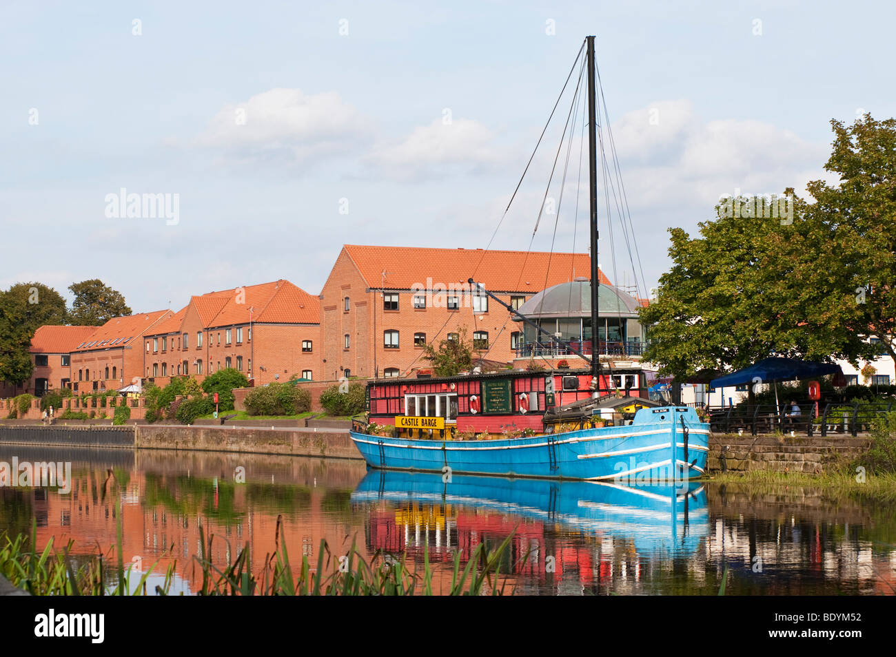 'Château' Barge sur le "fleuve Trent' à Newark, Nottinghamshire, Angleterre,'Grande-bretagne','Royaume-Uni',GB,UK,EU Banque D'Images