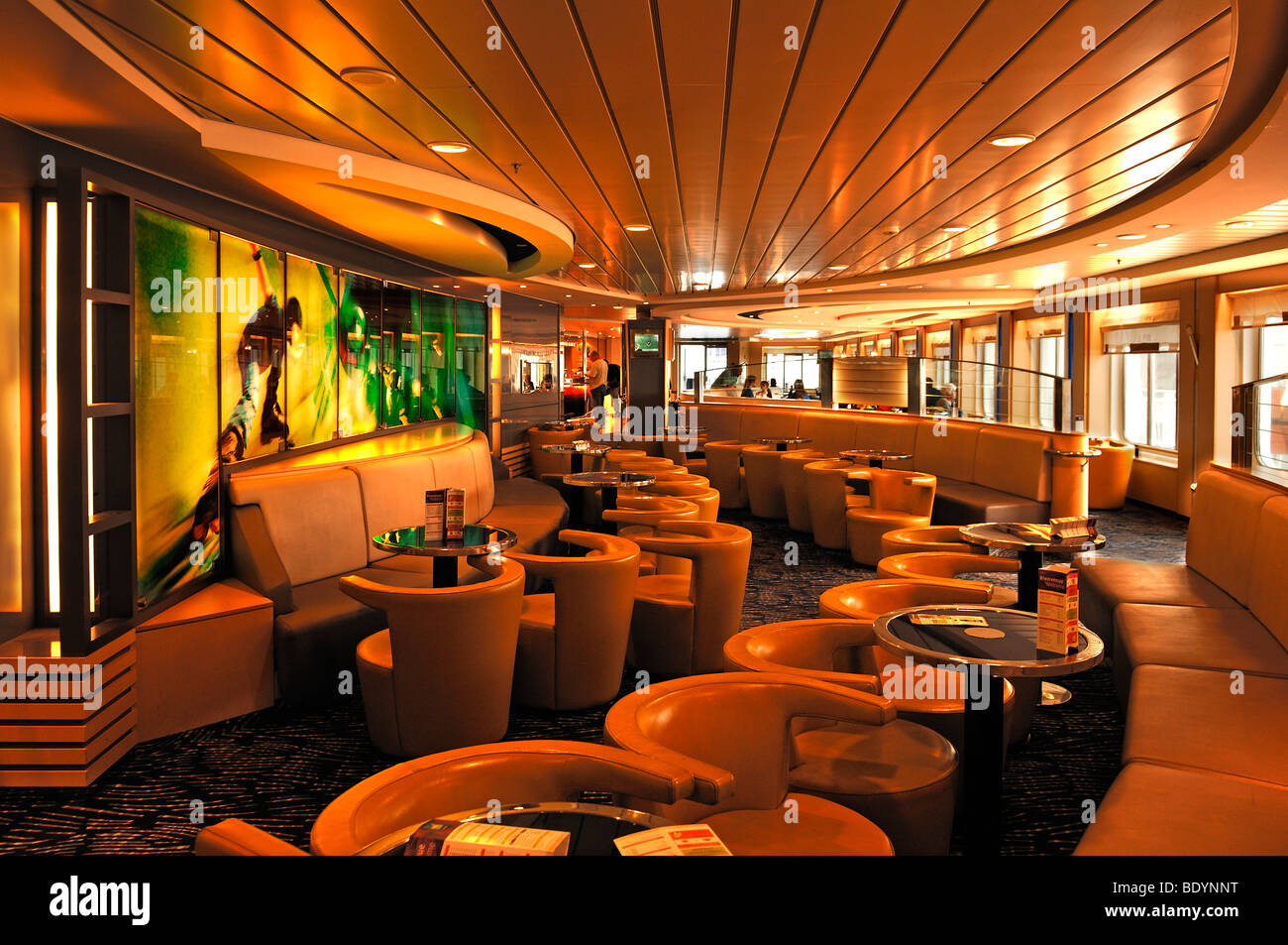 Salon des passagers sur le 'Seafrance' car-ferry Calais-Dover, Calais, France, Europe Banque D'Images