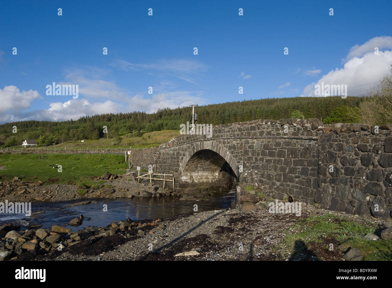 Pont de pierre, à Penny Cross, Isle of Mull, Scotland, UK, Europe Banque D'Images