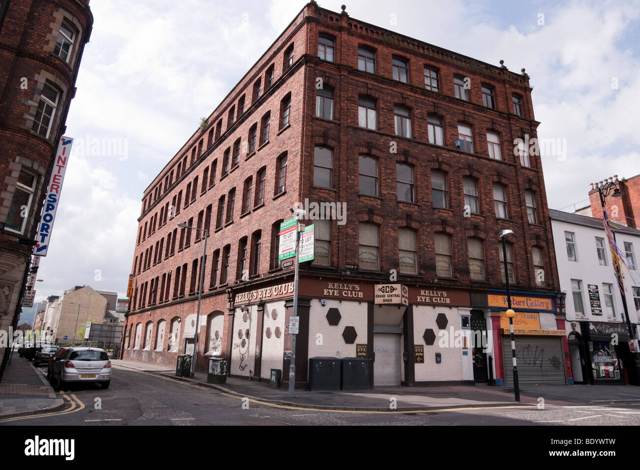 L'Irlande du Nord Belfast city centre architecture 2009 Kelly's Eye club de bingo à l'angle de Queen Street et College Street Banque D'Images