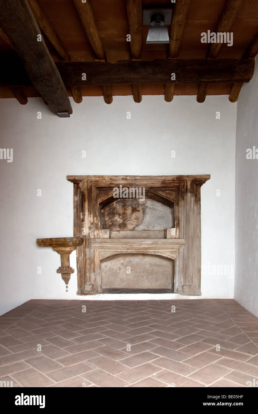 Aron Kodesh ha Torah (arche) dans la Synagogue sépharade médiévale (13e / 14e siècle) dans la région de Castelo de Vide, Alto Alentejo, Portugal Banque D'Images