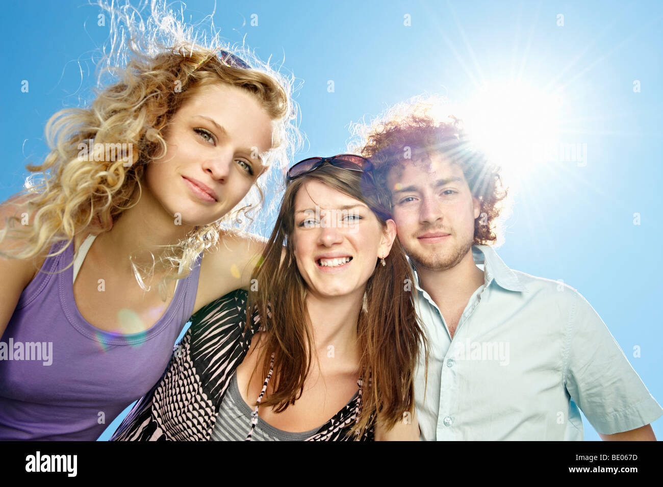 Portrait de trois jeunes gens heureux Banque D'Images