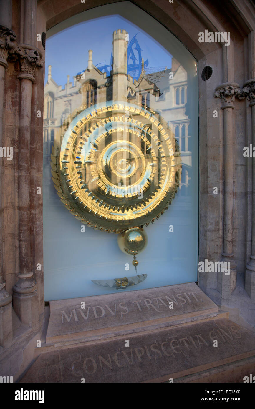 L'horloge montre sur Kings Parade Université de Cambridge Cambridgeshire Angleterre Grande-bretagne Ville Banque D'Images