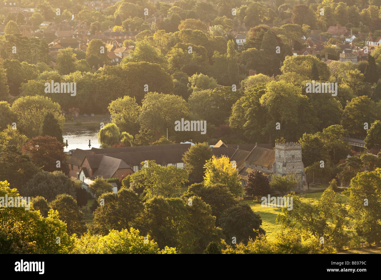 Portrait de Goring et Streatley sur la Tamise à l'aube sur les frontières de l'Oxfordshire et Berkshire, Royaume-Uni Banque D'Images