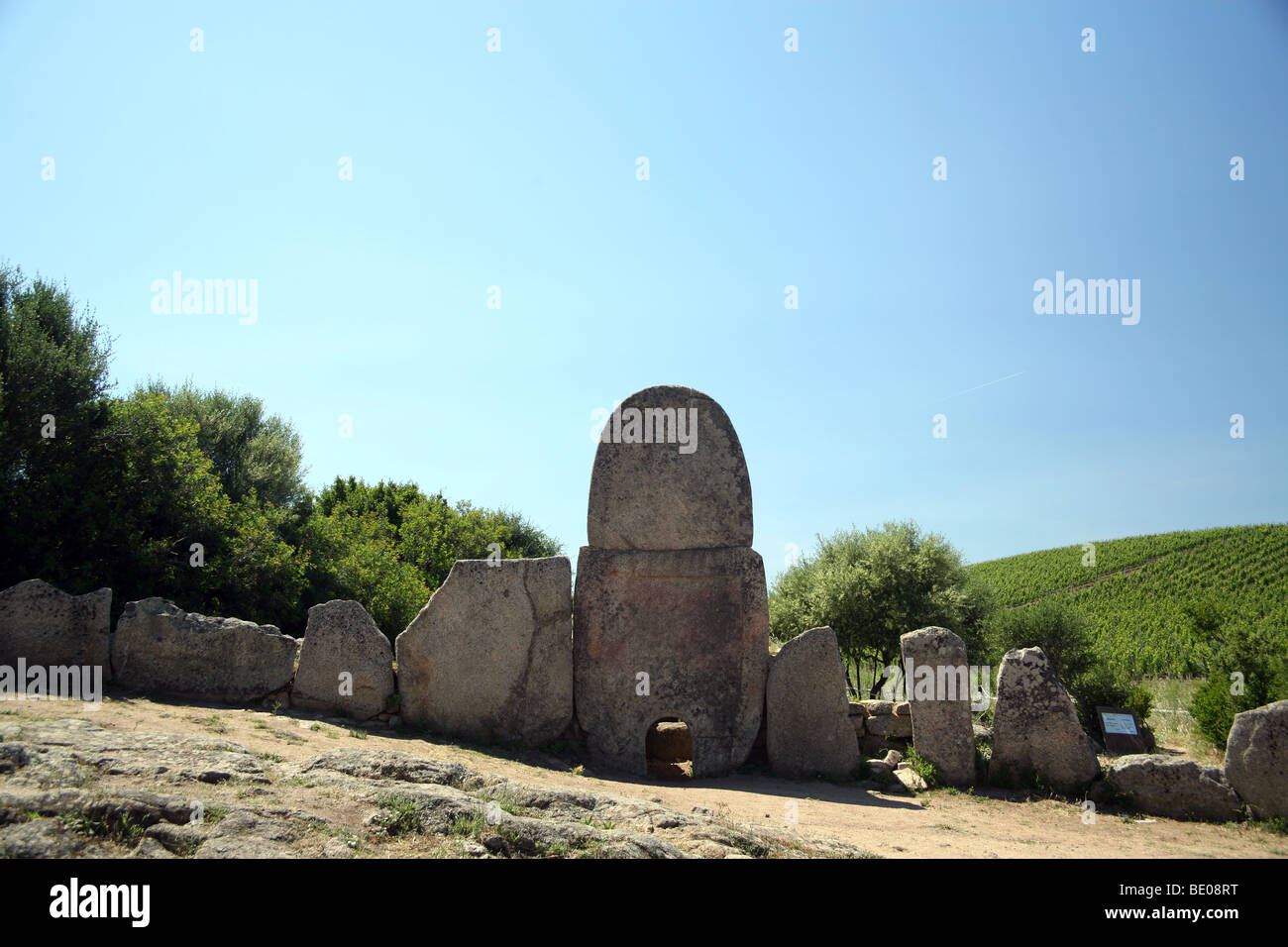 Coddu Vecchiu tombe des géants, Sardaigne, Italie Banque D'Images