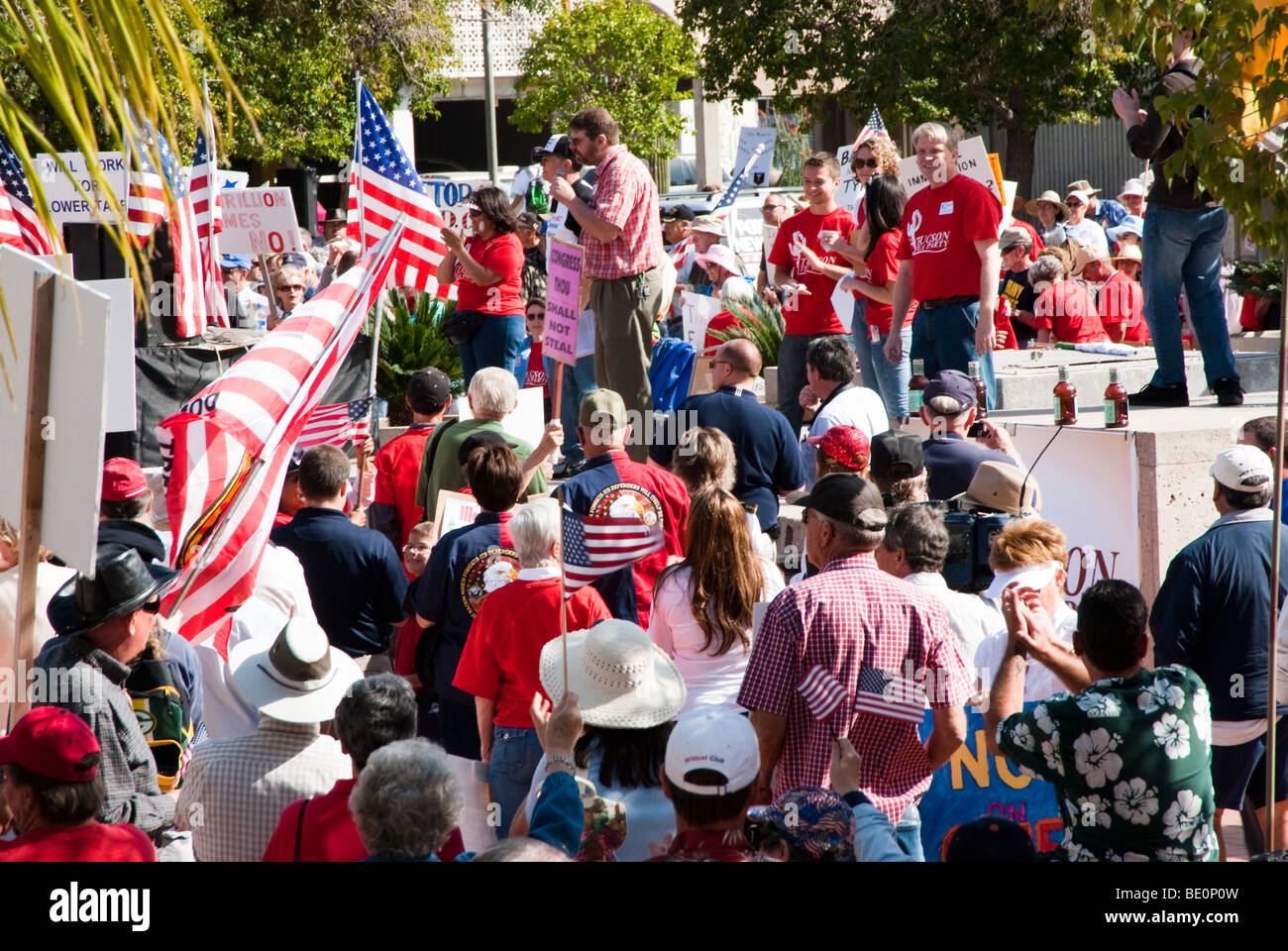 Les citoyens protestent contre les politiques du gouvernement lors d'une Tea Party rally en Arizona Banque D'Images