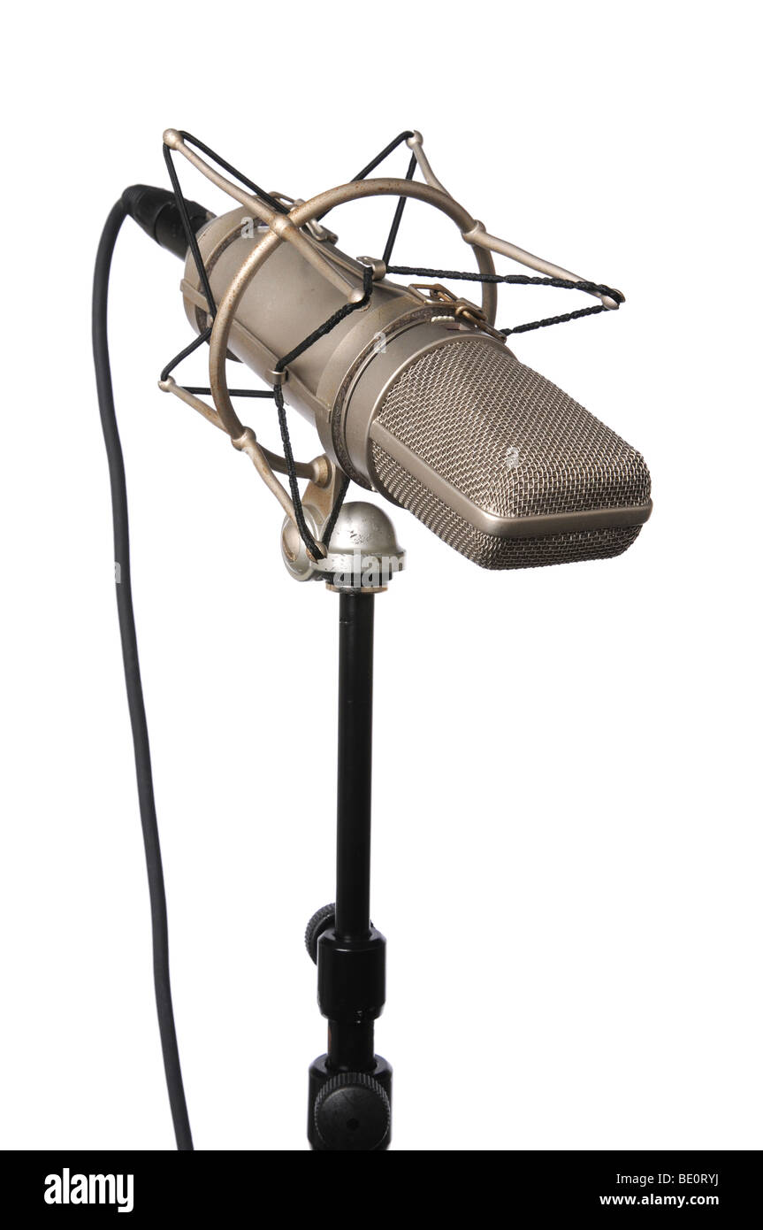 Vintage microphone de studio isolé sur fond blanc Banque D'Images