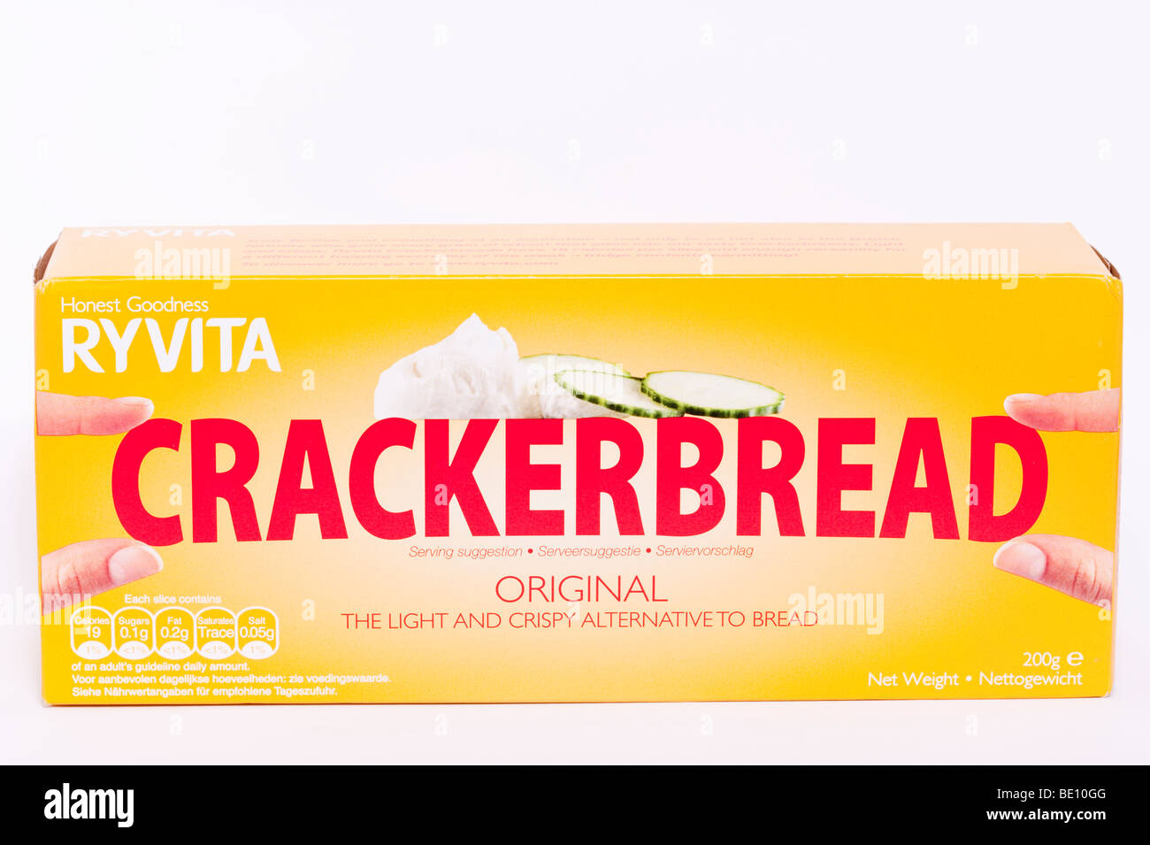 Un gros plan d'un paquet de graisse bas craccurbread Ryvita original sur un fond blanc Banque D'Images