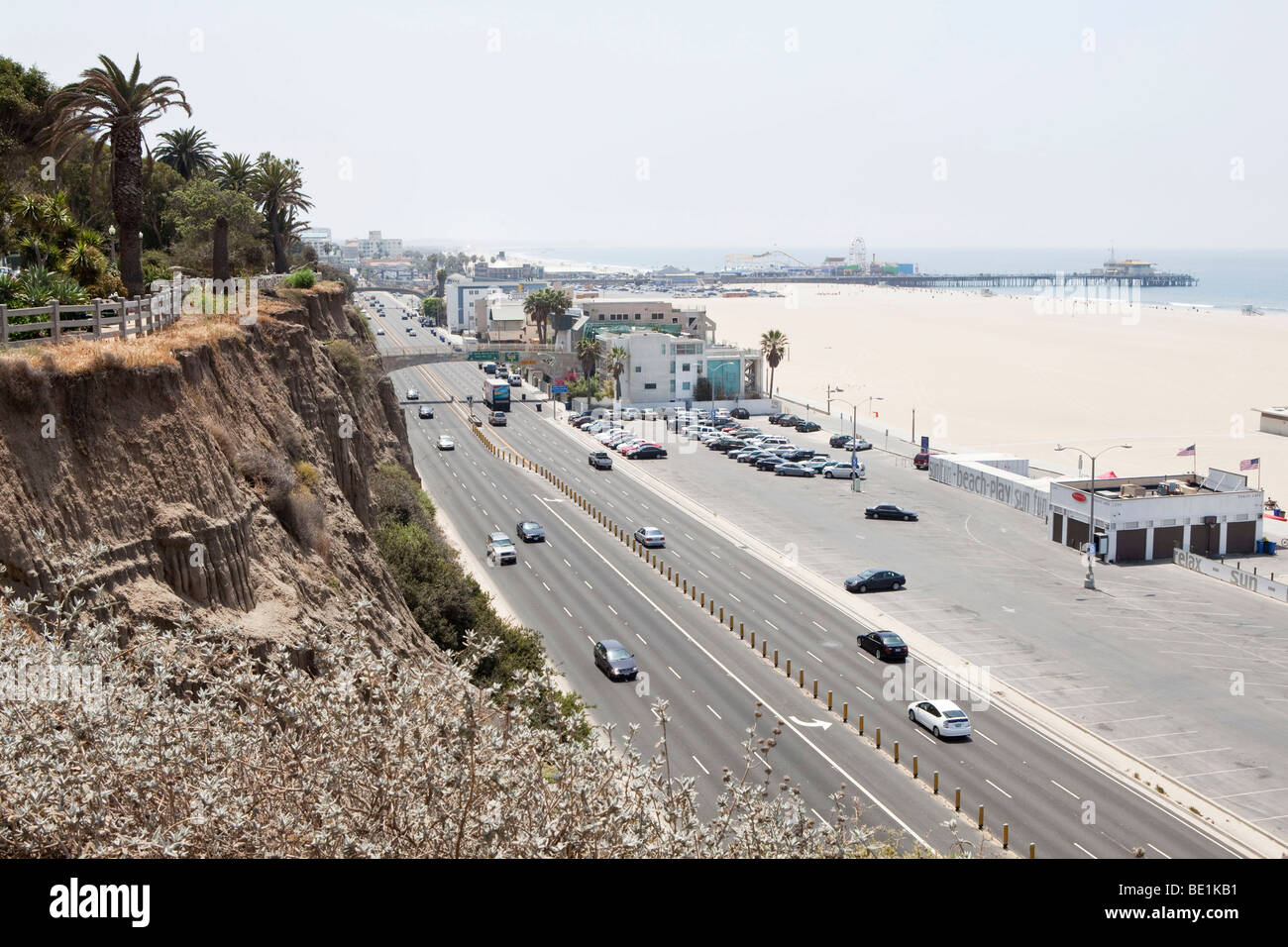 Regardant vers le bas sur la plage de Santa Monica à Los Angeles, Californie, USA Banque D'Images