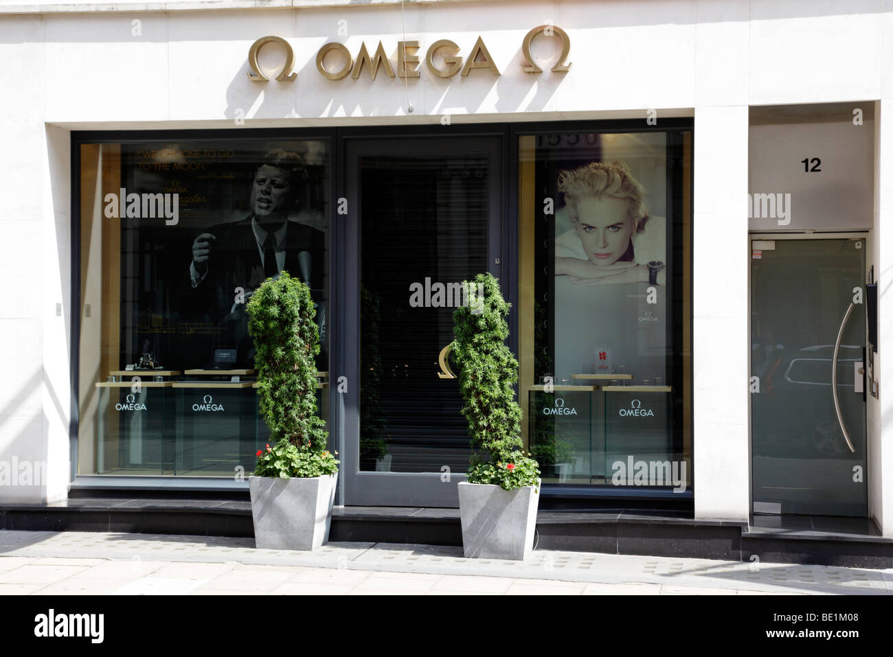 Entrée de la boutique omega sur Old Bond street mayfair london uk Banque D'Images