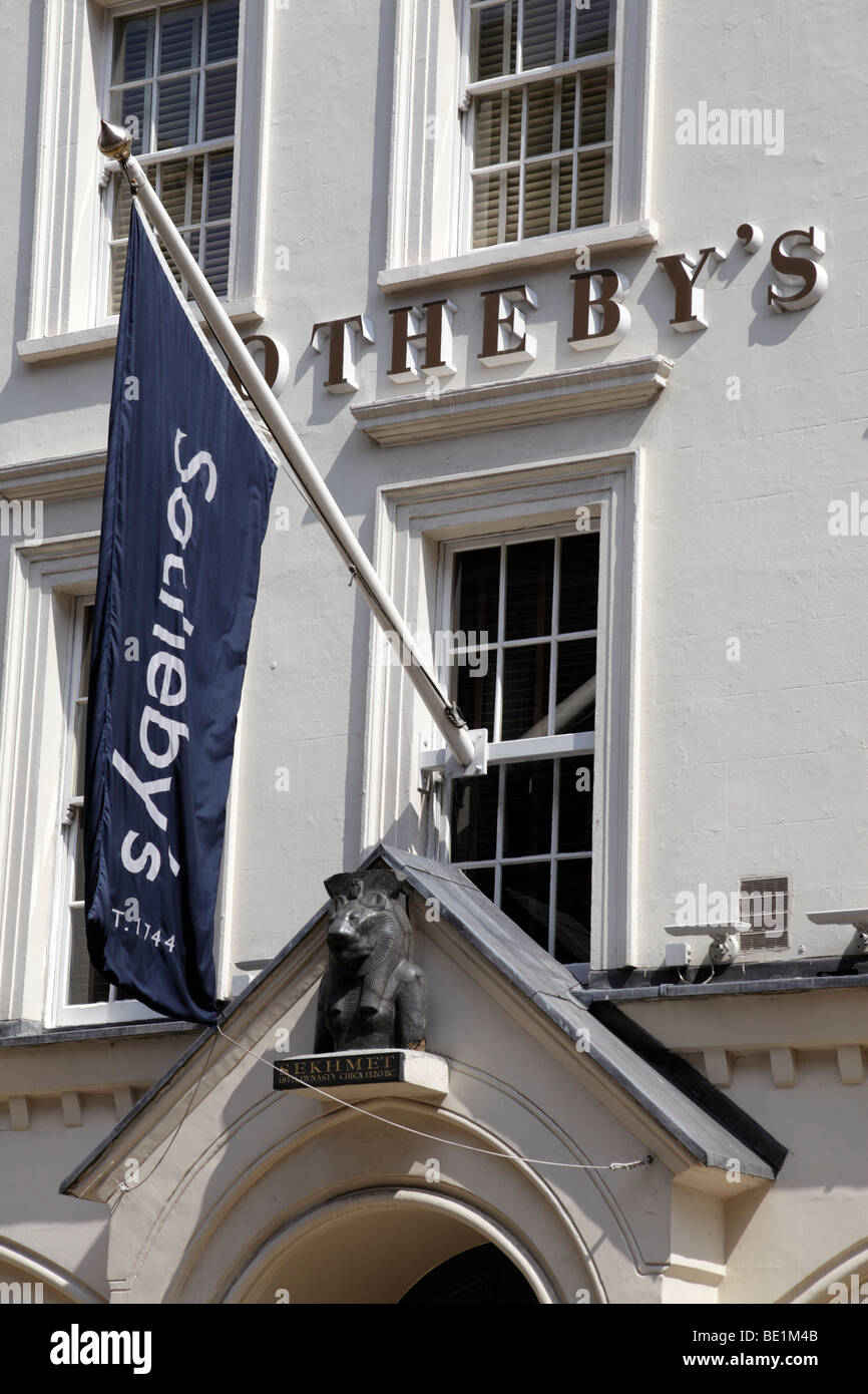 Entrée de la maison de vente aux enchères Sotheby's art New Bond Street London uk Banque D'Images