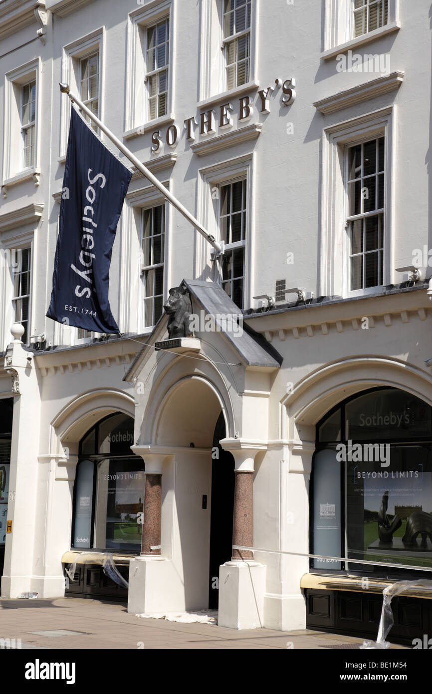 Entrée de la maison de vente aux enchères Sotheby's art New Bond Street London uk Banque D'Images