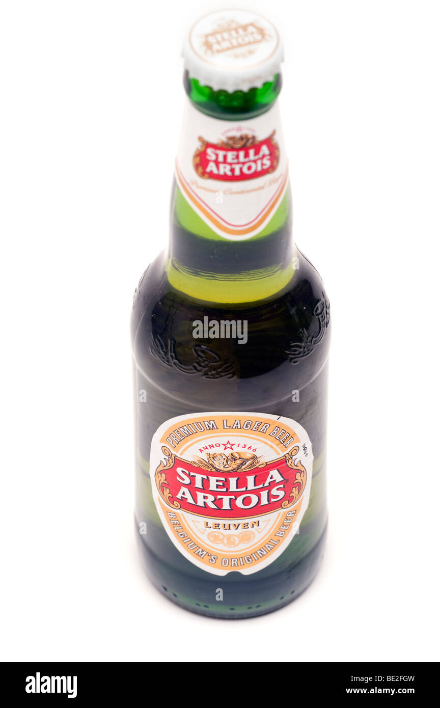Une bouteille de bière Stella Artois Banque D'Images