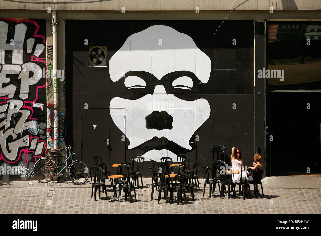 Exposée au Point Ephemere sur quai Valmy Banque D'Images