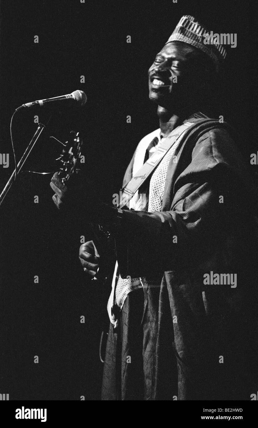 Ali Farka Touré à la Hackney Empire, London 1991 Banque D'Images