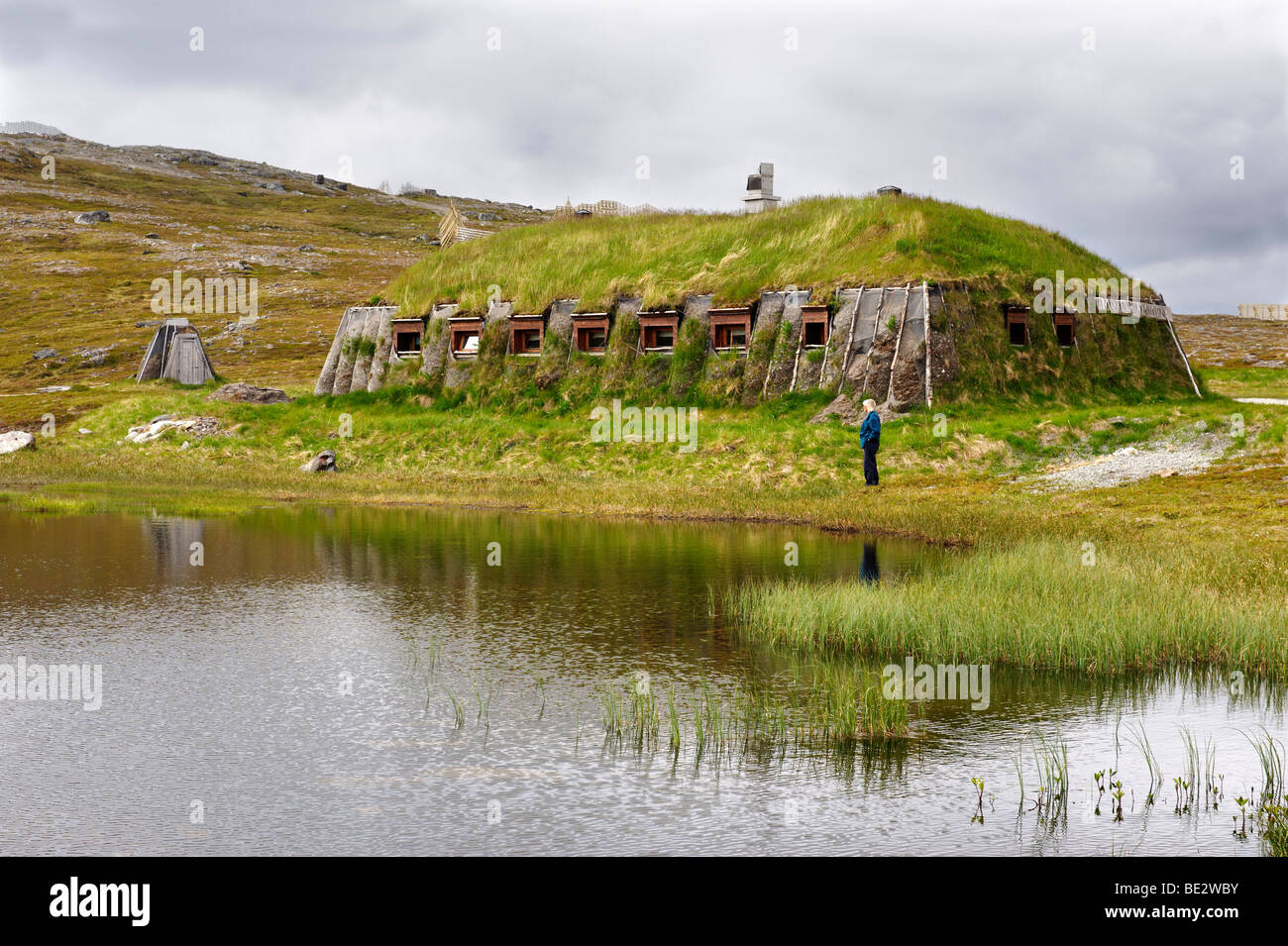La terre recouverte lodge d'une famille de la population sami, Hammerfest, Norvège, Scandinavie, Europe Banque D'Images