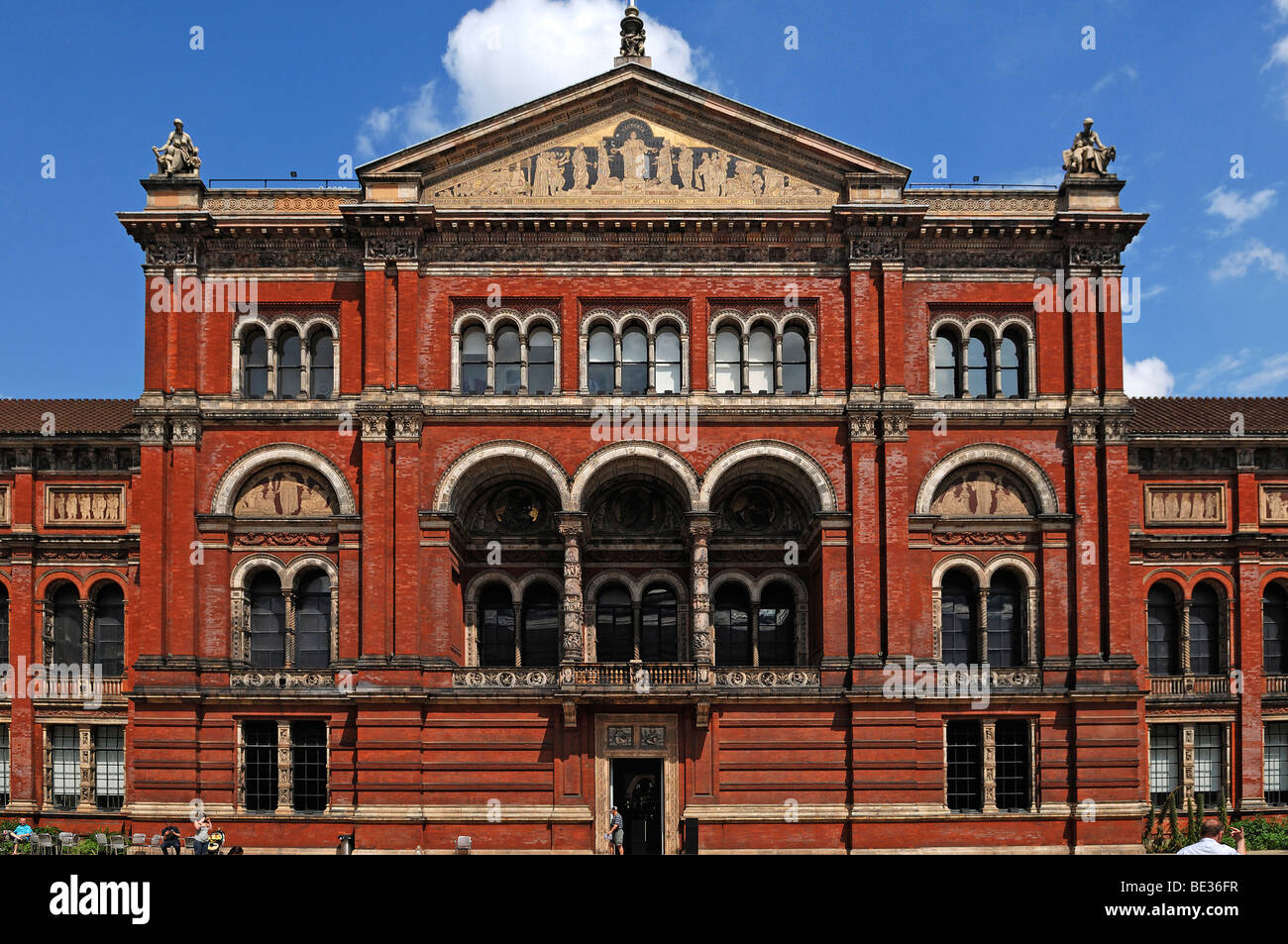 Victoria & Albert Museum de la cour, 1-5 Exhibition Road, Londres, Angleterre, Royaume-Uni, Europe Banque D'Images