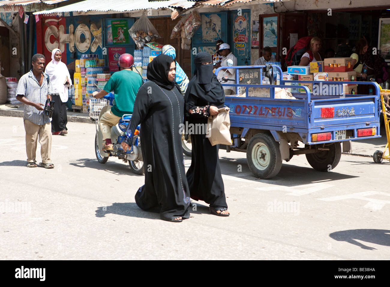 Dans le marché, Benjamin Mkapa Rd dans Stonetown, Stone Town, Zanzibar, Tanzania, Africa Banque D'Images