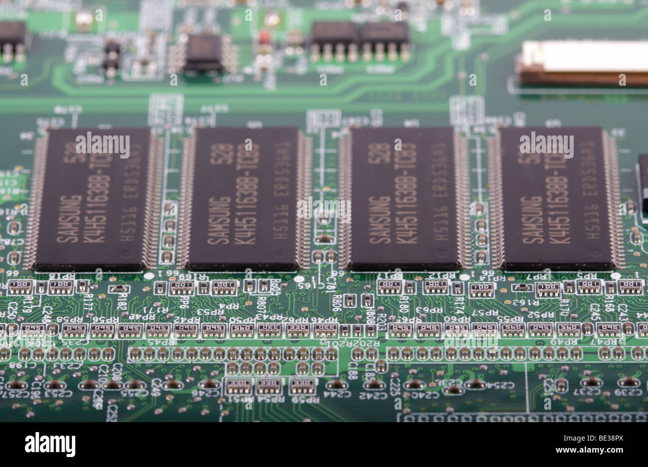 Vue macro d'une carte mère en montrant tous les detalis des circuits. Banque D'Images