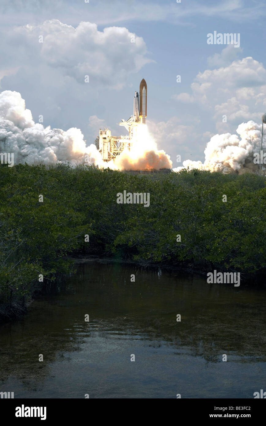 La navette spatiale Atlantis décollera à partir de sa plateforme de lancement. Banque D'Images