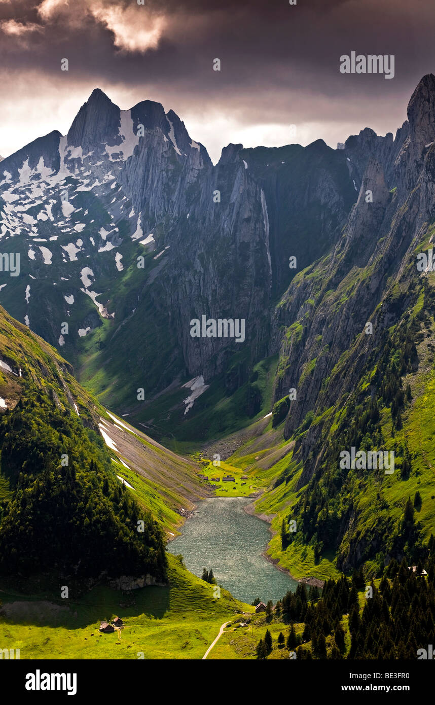 Alpstein et Faehlensee Lake à Appenzell, Suisse, Europe Banque D'Images